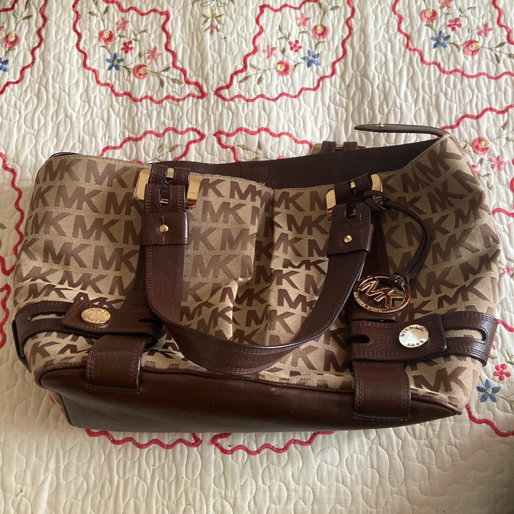 Michael kors purse